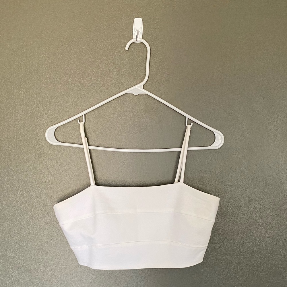 WHITE ZIP UP CROP TOP